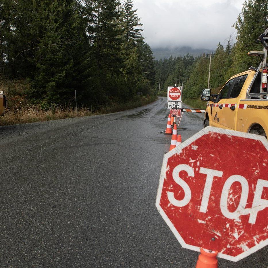 Police say one person arrested after wildfire sparked in Kelowna, B.C.